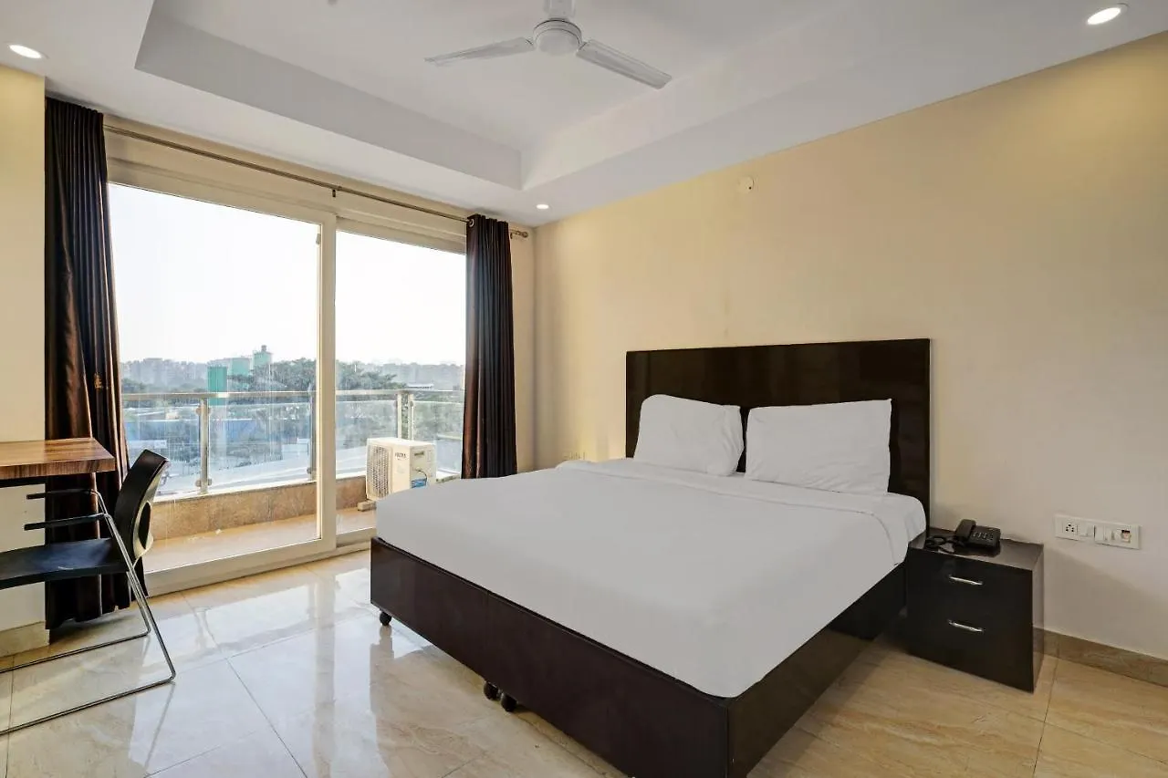 Super Townhouse Tipsyy Near Bestech Central Square Mall 구르가온 인도