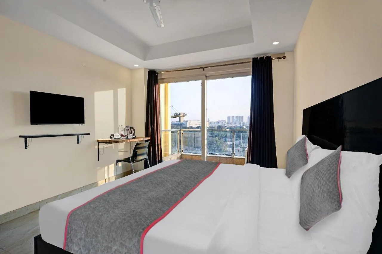 Super Townhouse Tipsyy Near Bestech Central Square Mall 구르가온 호텔