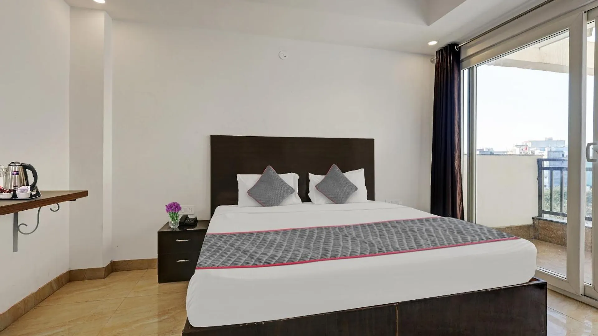 Hotel Capital O 79081 Tipsyy 007 Gurgaon