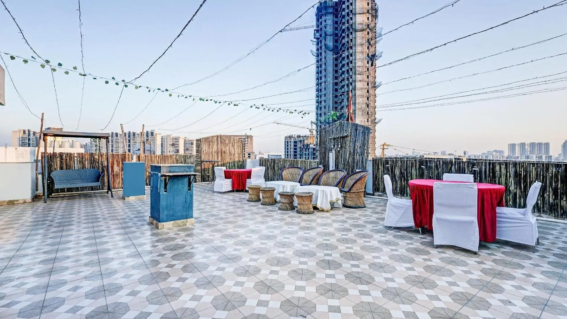 Hotel Capital O 79081 Tipsyy 007 Gurgaon